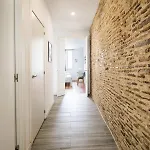 31ara1092- Newly Refurbished 2br Flat In The Gothi