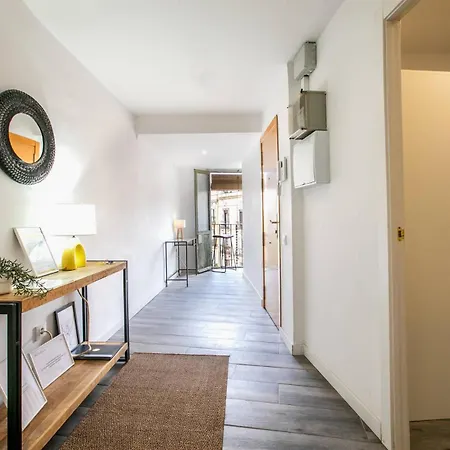 31ara1092- Newly Refurbished 2br Flat In The Gothi Lägenhet